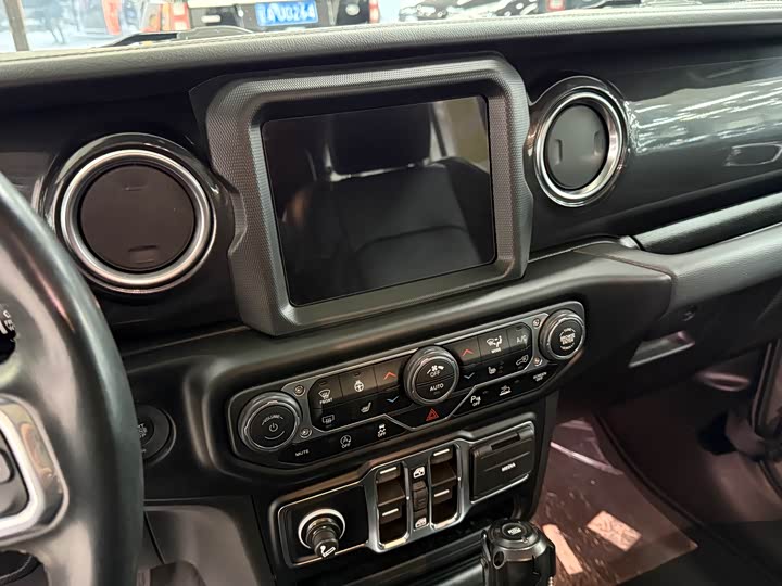 Jeep Wrangler 2022 2022款 2.0T 高地四门版