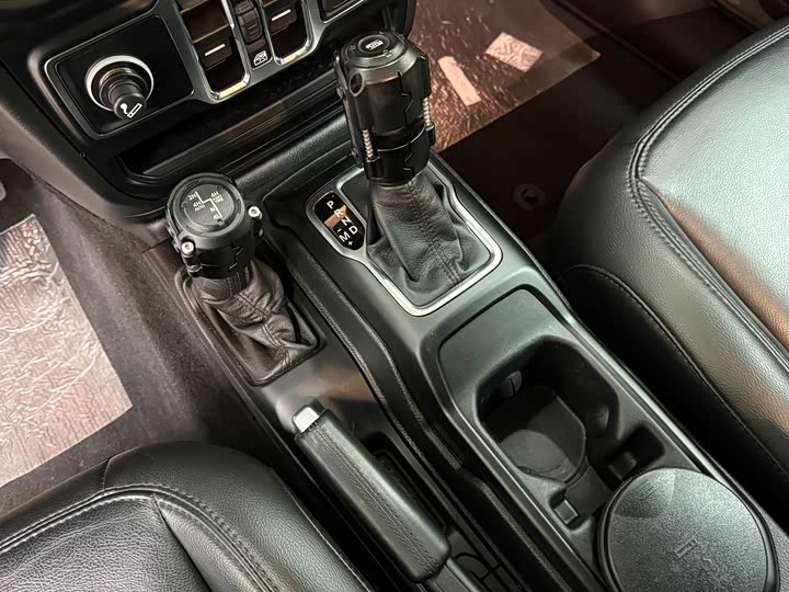 Jeep Wrangler 2022 2022款 2.0T 高地四门版