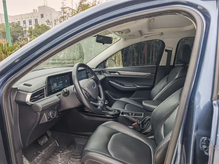 Ford Escort 2021 2021款 1.5L 自动铂金版