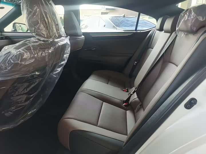 Lexus ES 2025 2025款 200 臻享版