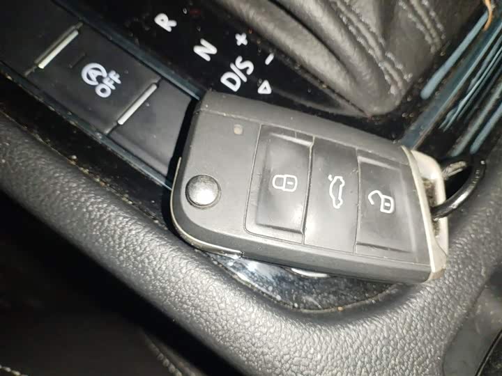 Volkswagen Magotan 2025 2025款 众享款 280TSI DSG舒适型