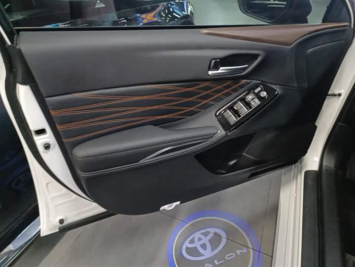 Toyota Avalon 2024 2024款 双擎 2.0L 豪华版