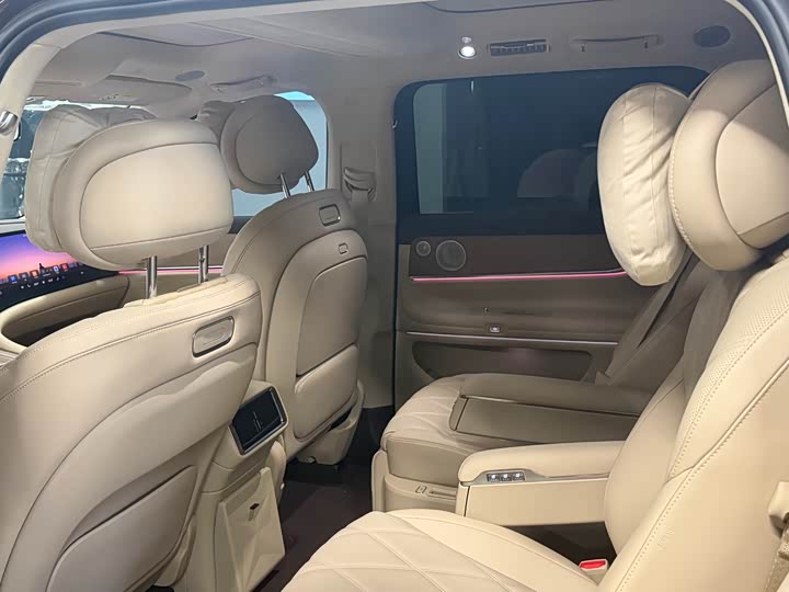 Aito M9 2025 2025款 增程 Ultra版 52kWh 6座版