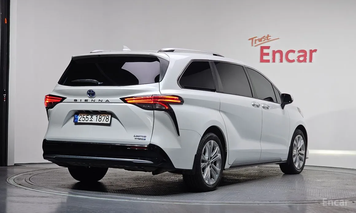 Toyota Sienna 2020 2.5 Hybrid 2WD