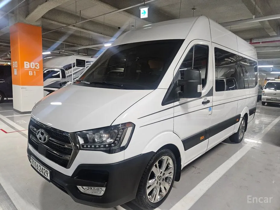 Hyundai Solati 2015 15-seater