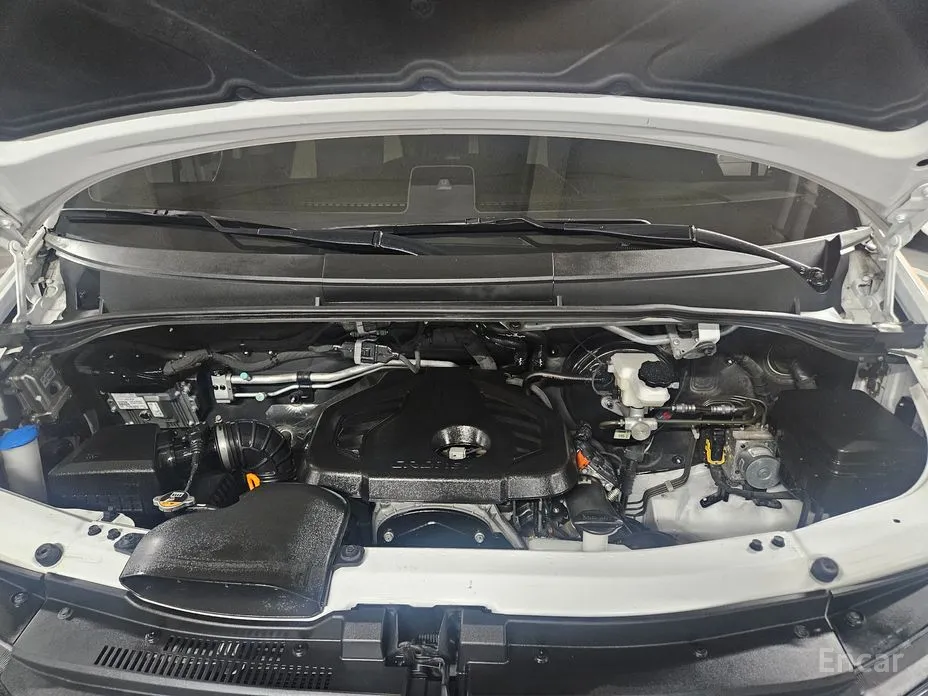 Hyundai Solati 2015 15-seater