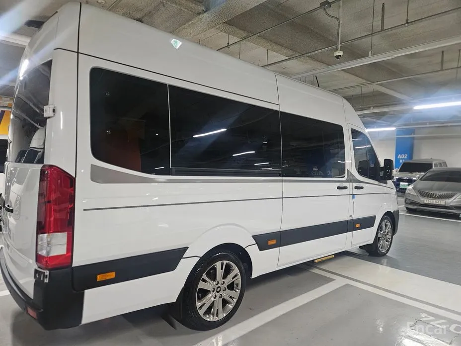 Hyundai Solati 2015 15-seater