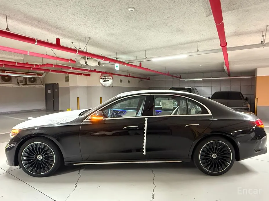Mercedes-Benz E-Class 2024 E300 4MATIC AMG Line
