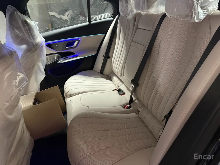 Mercedes-Benz E-Class 2024 E300 4MATIC AMG Line