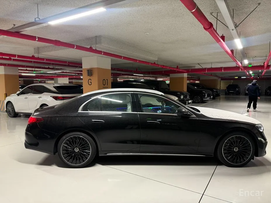 Mercedes-Benz E-Class 2024 E300 4MATIC AMG Line