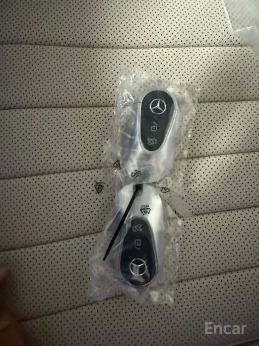 Mercedes-Benz E-Class 2024 E300 4MATIC AMG Line