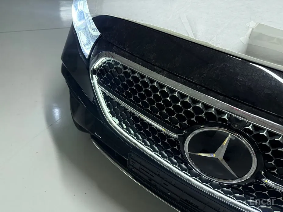 Mercedes-Benz E-Class 2024 E300 4MATIC AMG Line
