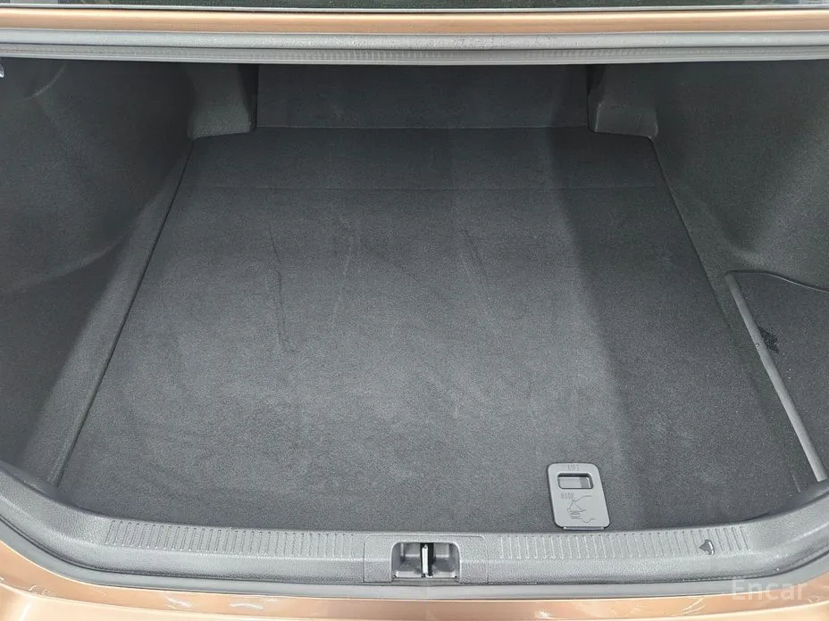 Toyota Camry 2024 2.5 XLE Hybrid