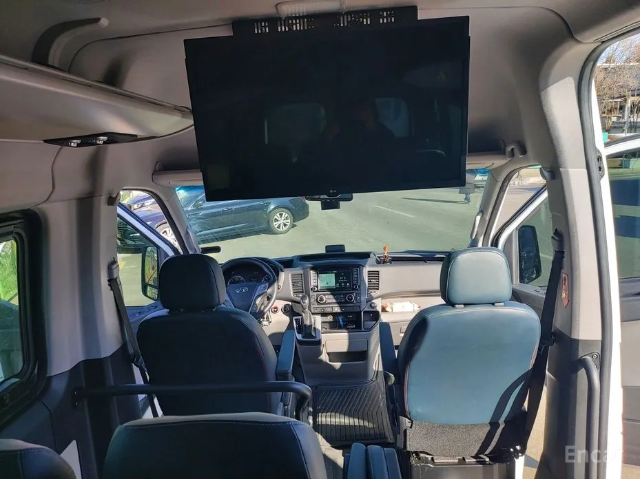 Hyundai Solati 2015 15-seater