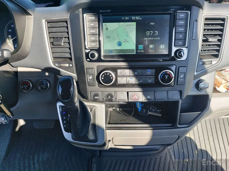 Hyundai Solati 2015 15-seater