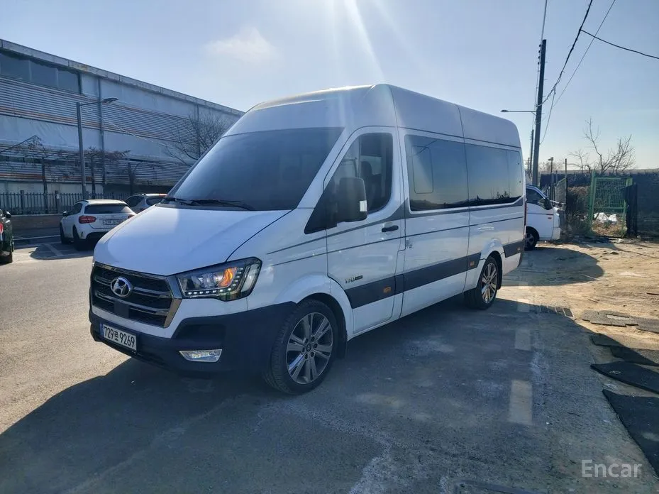 Hyundai Solati 2015 15-seater