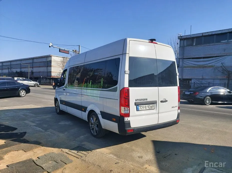 Hyundai Solati 2015 15-seater