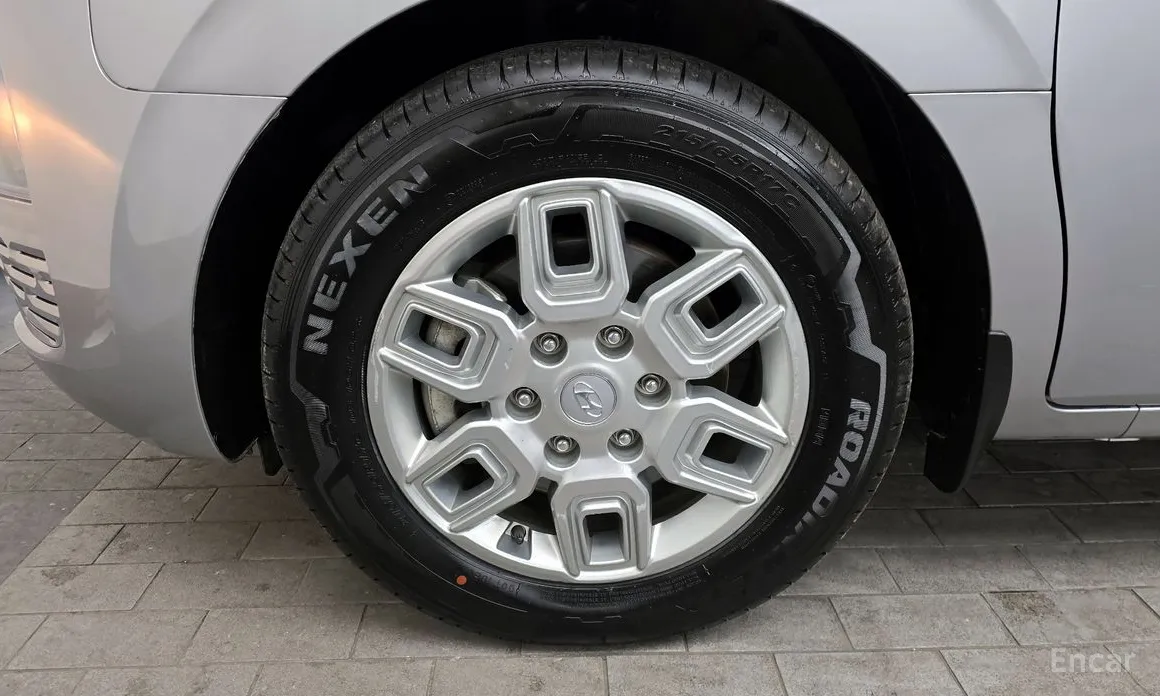 Hyundai Staria 2021 4WD Tourer 9-Seater