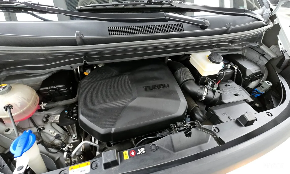 Hyundai Staria 2021 4WD Tourer 9-Seater