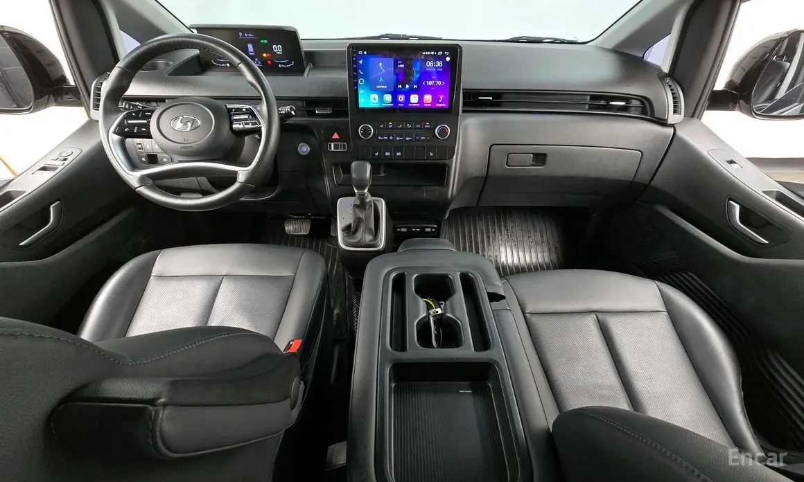 Hyundai Staria 2021 4WD Tourer 9-Seater