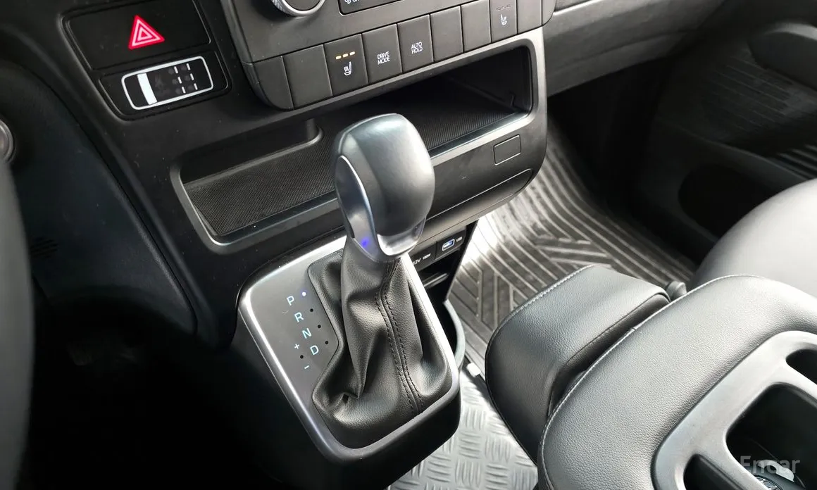 Hyundai Staria 2021 4WD Tourer 9-Seater