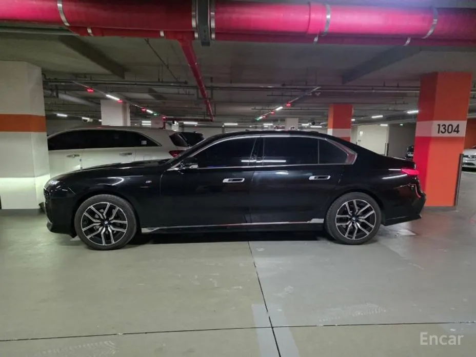 BMW 7 Series 2022 740d xDrive M Sport