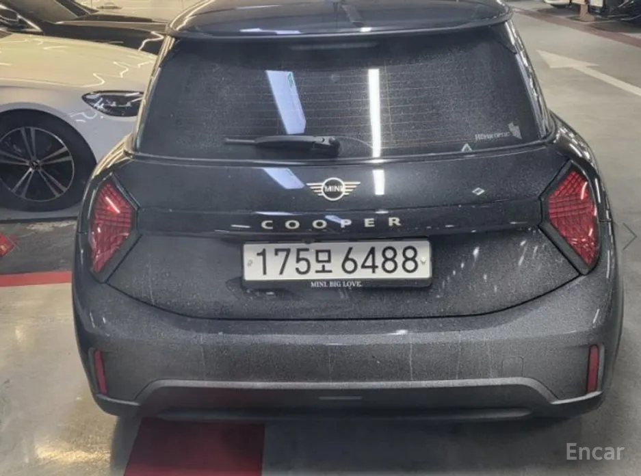 Mini Cooper 2024 Essential