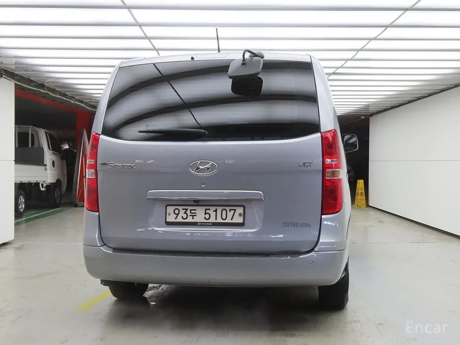 Hyundai Starex 2017 Van 3-Seater