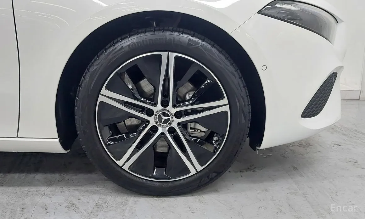 Mercedes-Benz A-Class 2019 A220 Sedan
