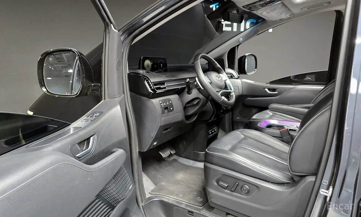 Hyundai Staria 2021 Lounge 9-Seater