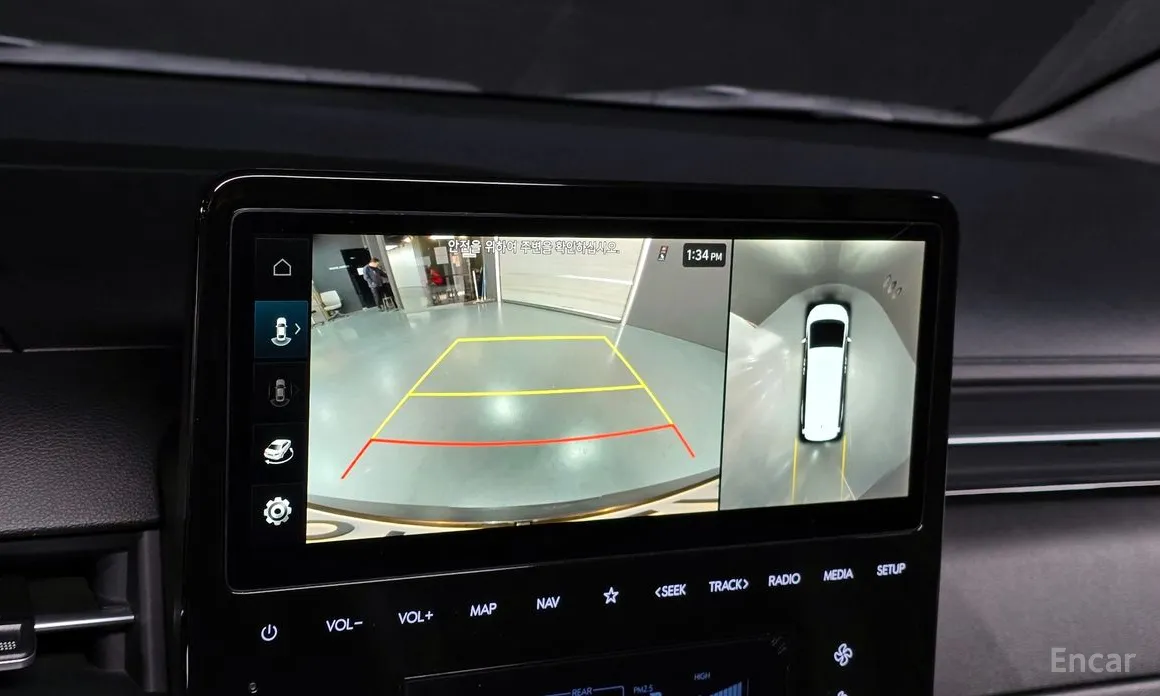 Hyundai Staria 2021 Lounge 9-Seater