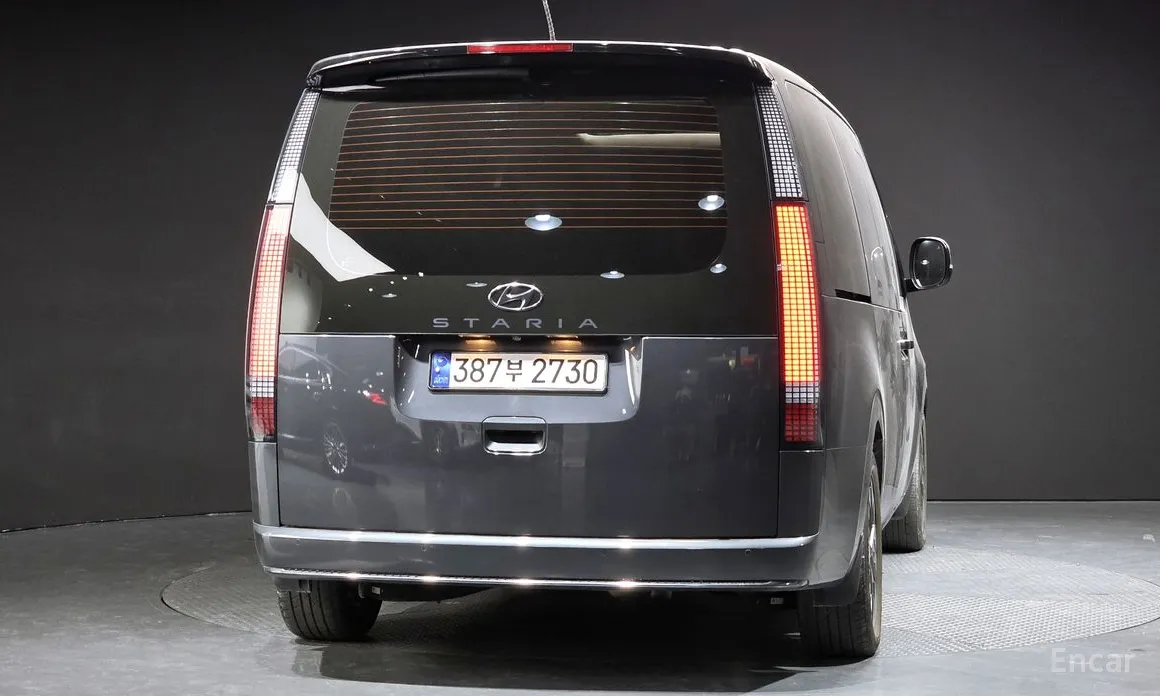 Hyundai Staria 2021 Lounge 9-Seater