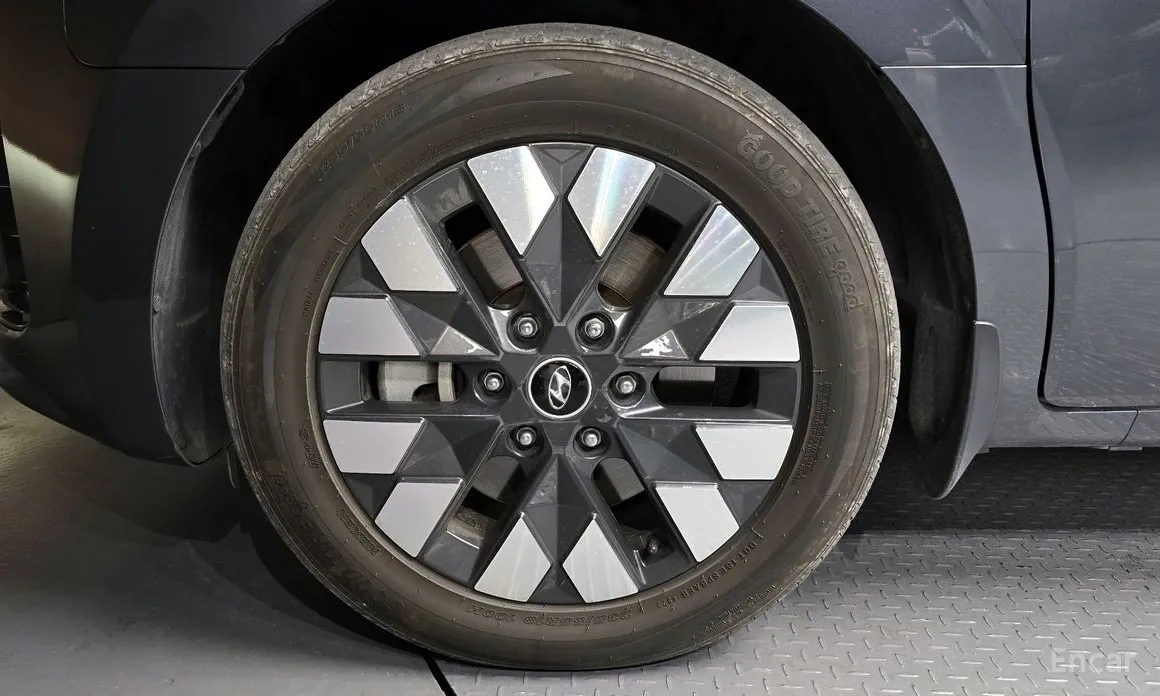 Hyundai Staria 2021 Lounge 9-Seater