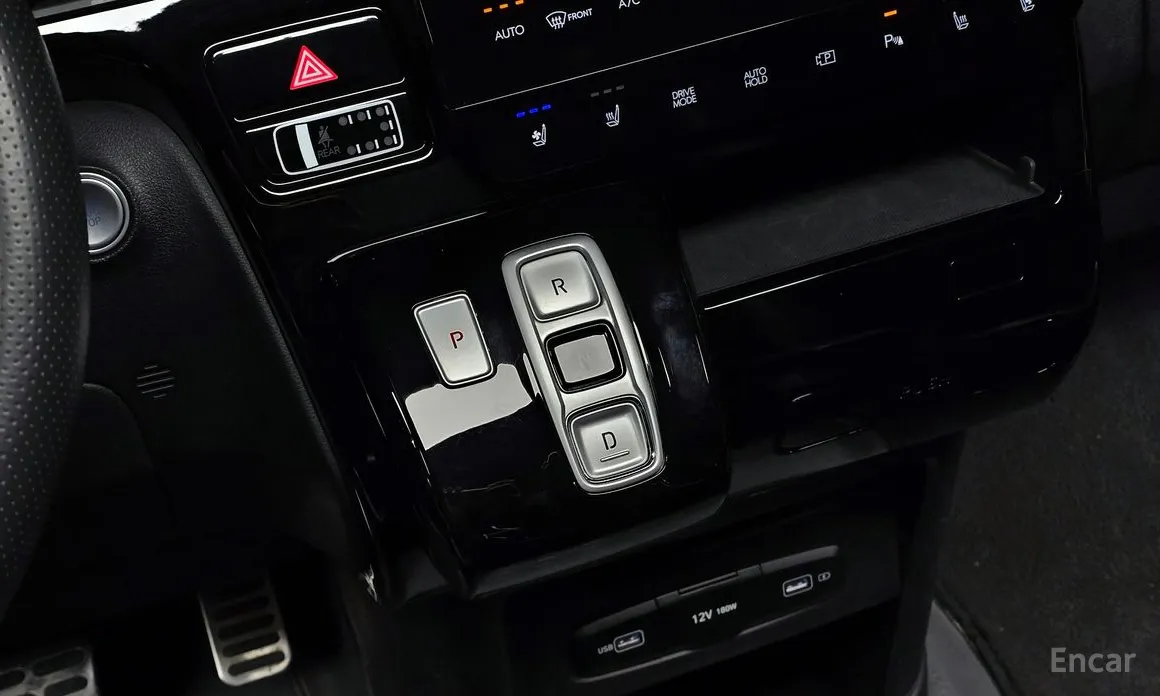 Hyundai Staria 2021 Lounge 9-Seater