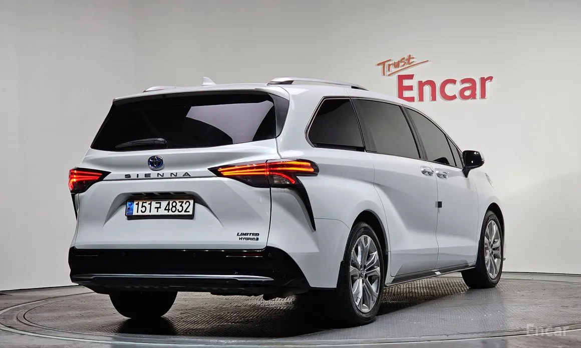 Toyota Sienna 2020 2.5 Hybrid 2WD