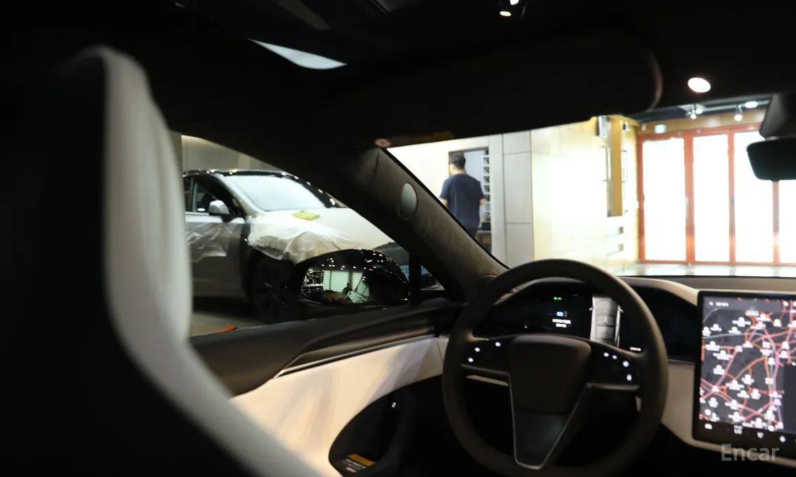 Tesla Model S 2012 Plaid