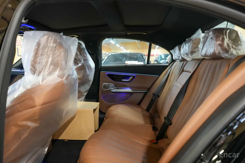 Mercedes-Benz E-Class 2024 E300 4MATIC AMG Line