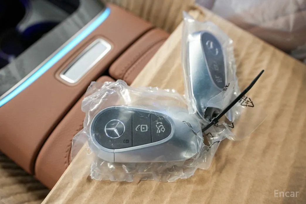 Mercedes-Benz E-Class 2024 E300 4MATIC AMG Line