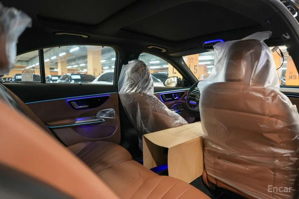 Mercedes-Benz E-Class 2024 E300 4MATIC AMG Line