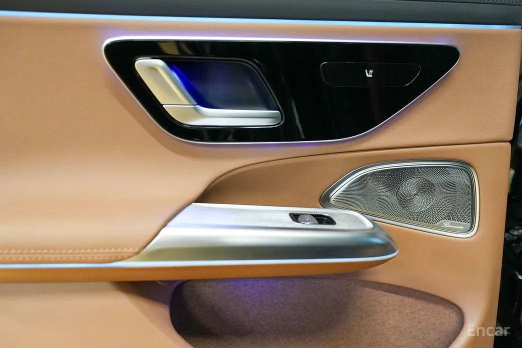 Mercedes-Benz E-Class 2024 E300 4MATIC AMG Line