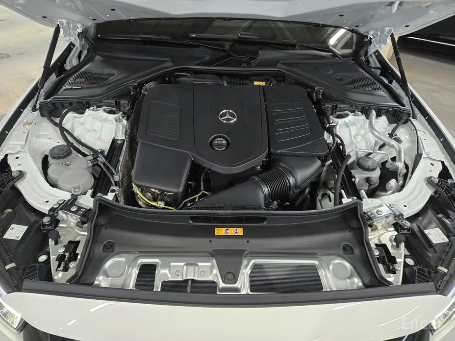 Mercedes-Benz E-Class 2024 E300 4MATIC AMG Line