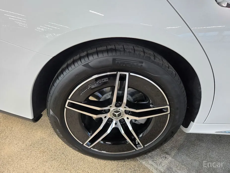 Mercedes-Benz E-Class 2024 E300 4MATIC AMG Line