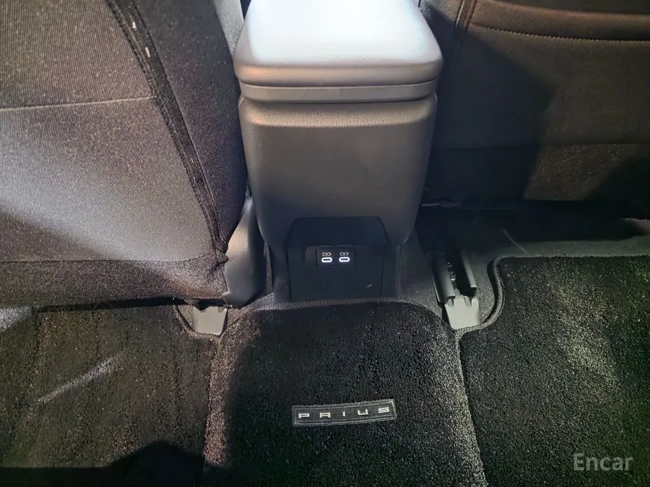 Toyota Prius 2023 2.0 PHEV SE