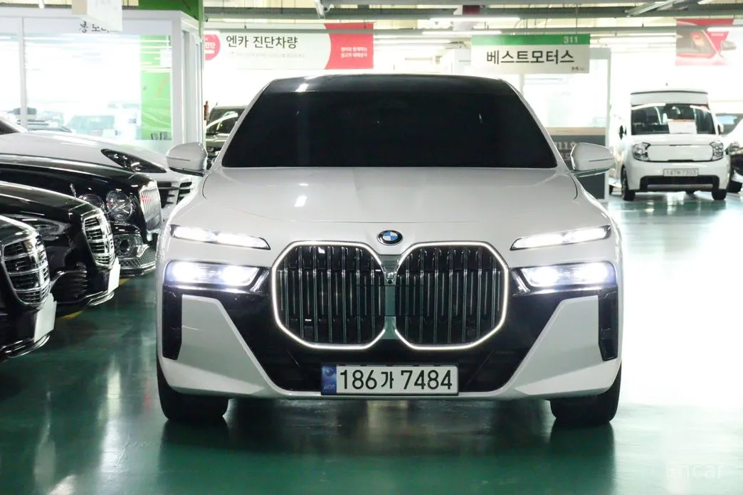 BMW 7 Series 2022 740i xDrive M Sport