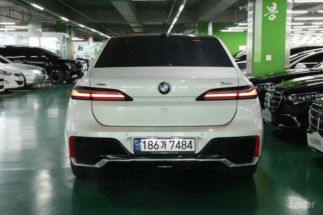 BMW 7 Series 2022 740i xDrive M Sport