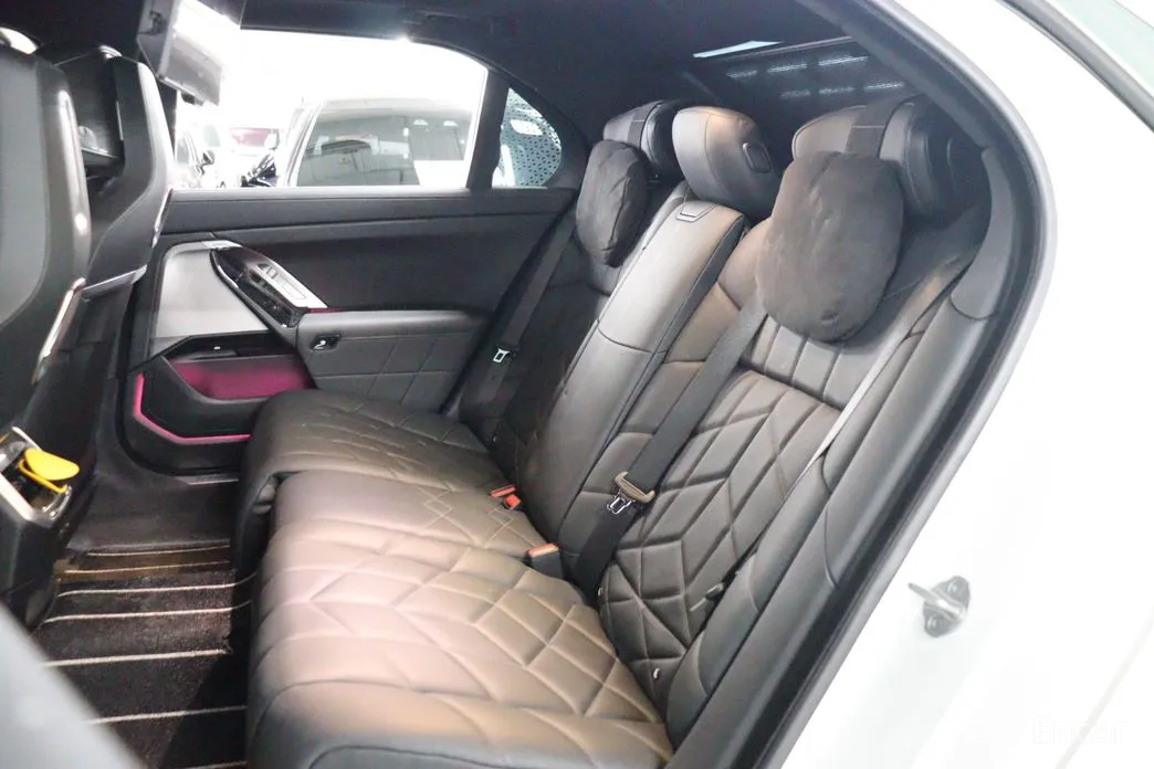 BMW 7 Series 2022 740i xDrive M Sport