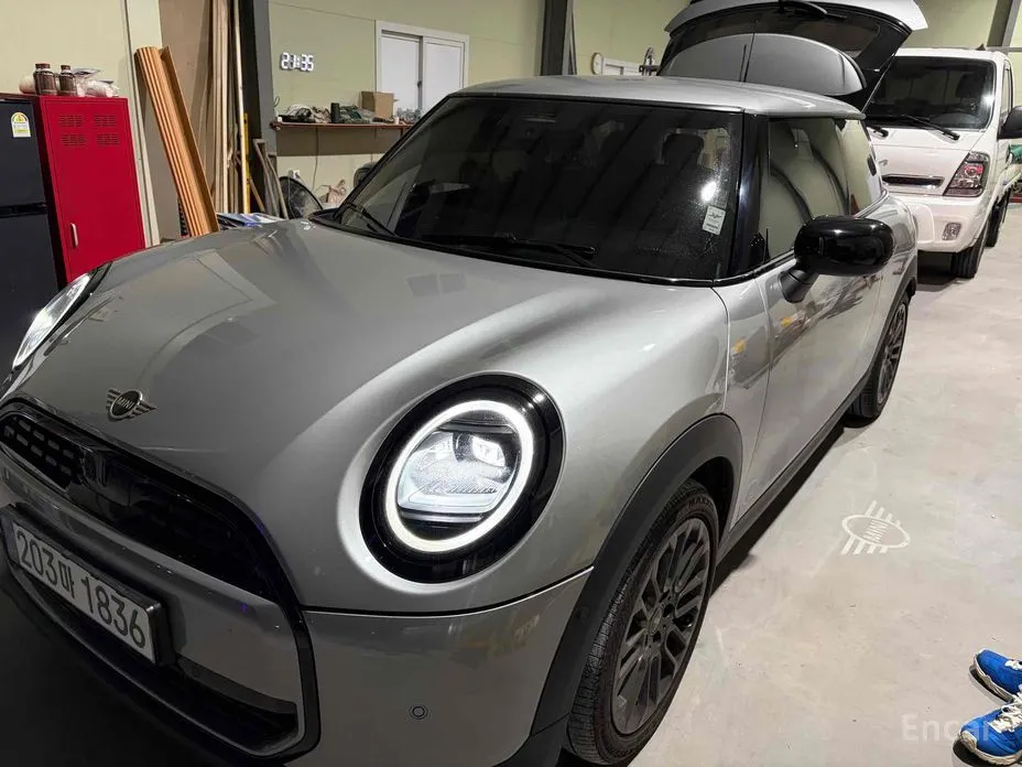 Mini Cooper 2024 Essential