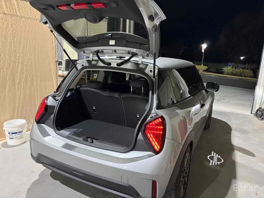 Mini Cooper 2024 Essential