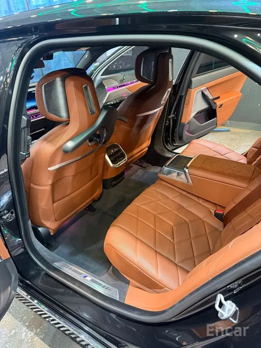 BMW 7 Series 2022 740i xDrive M Sport