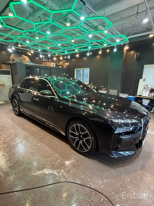 BMW 7 Series 2022 740i xDrive M Sport